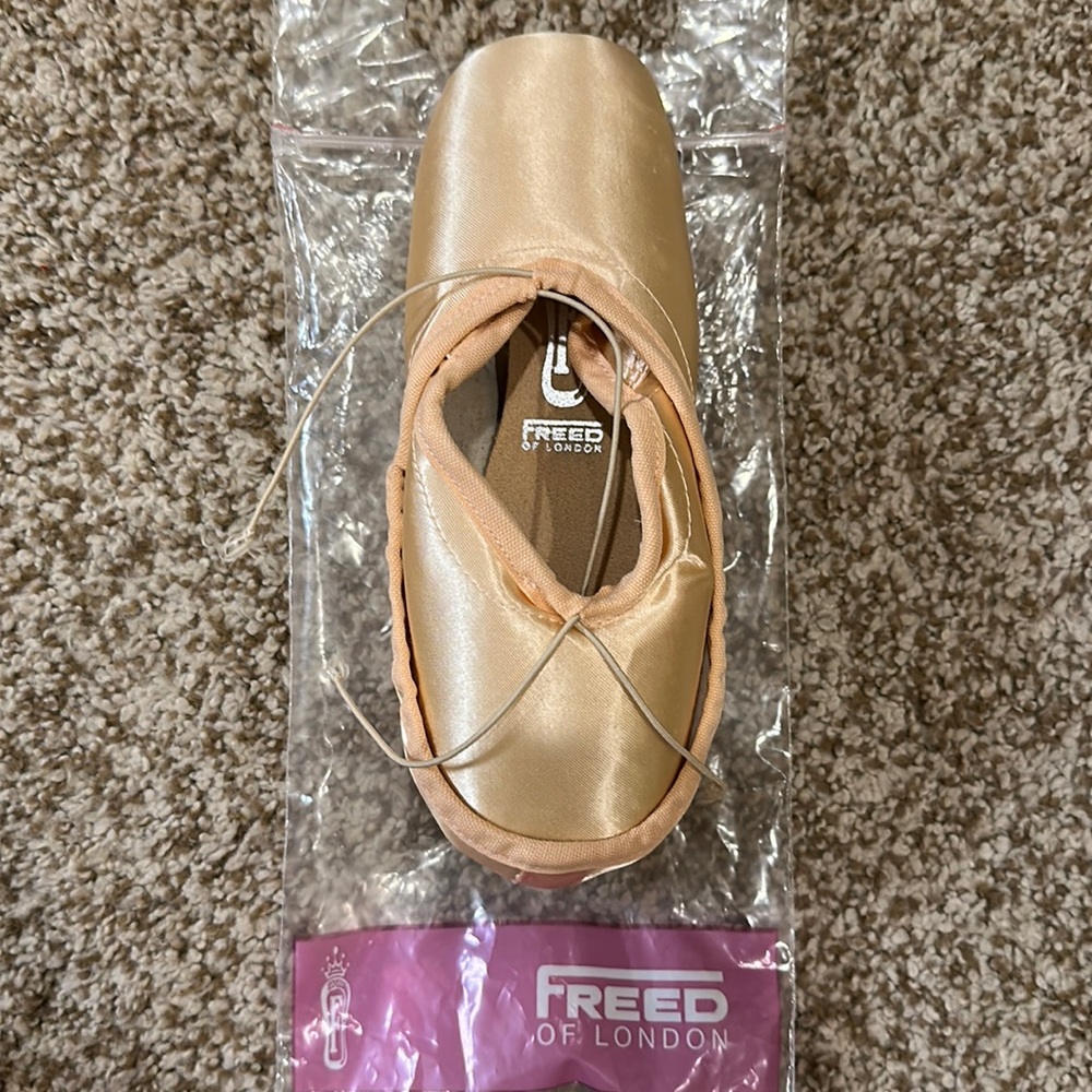 Pointe shoes for sale